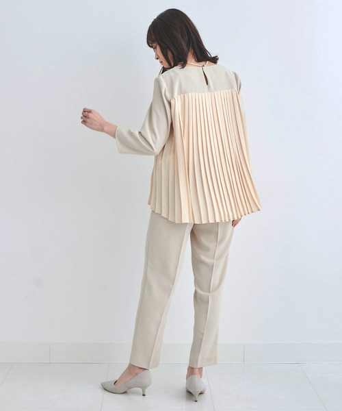 DRESS LAB(ドレスラボ)の「【手洗い可/セレモニーセットアップ】プリーツトップス・センタープレスパンツ 2点セット(パンツドレス・レディース・ベージュ/ネイビー/ブラック・M/L/S/LL)」の10枚目の写真
