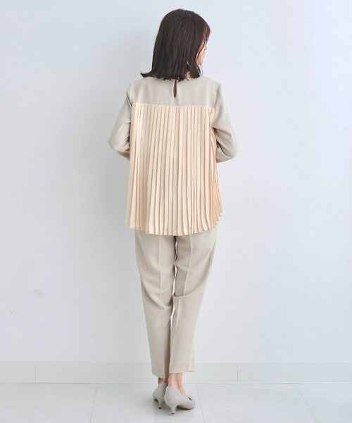 DRESS LAB(ドレスラボ)の「【手洗い可/セレモニーセットアップ】プリーツトップス・センタープレスパンツ 2点セット(パンツドレス・レディース・ベージュ/ネイビー/ブラック・M/L/S/LL)」の16枚目の写真