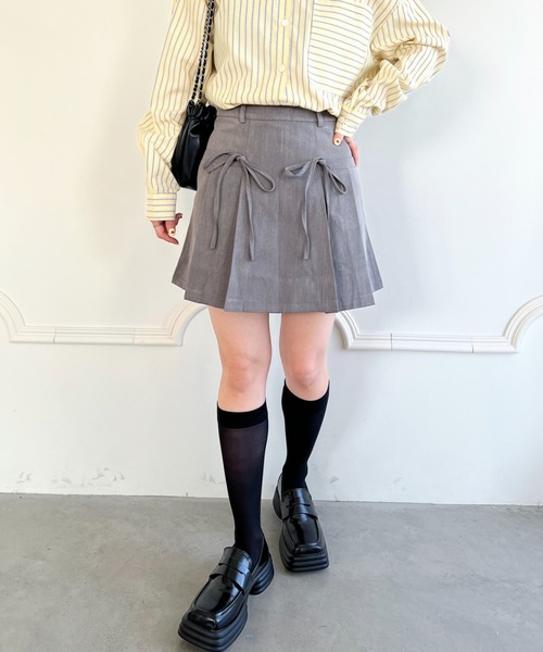 Loueme(ルエム)の「リボンプリーツミニスカパン(スカート・レディース・グレー/ベージュ/ブラック・M/S)」の6枚目の写真
