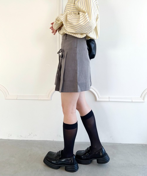 Loueme(ルエム)の「リボンプリーツミニスカパン(スカート・レディース・グレー/ベージュ/ブラック・M/S)」の7枚目の写真