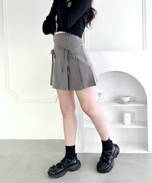 Loueme(ルエム)の「リボンプリーツミニスカパン(スカート・レディース・グレー/ベージュ/ブラック・M/S)」の18枚目の写真