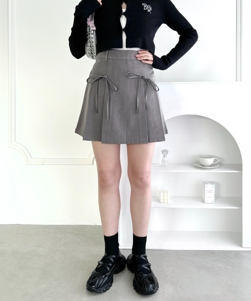 Loueme(ルエム)の「リボンプリーツミニスカパン(スカート・レディース・グレー/ベージュ/ブラック・M/S)」の17枚目の写真