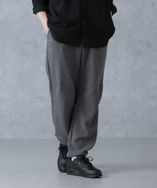 NANO universe（ナノユニバース）の「サマーワッフルイージーパンツ（その他パンツ・メンズ・グレー/ブラック・S/M/L）」の12枚目の写真