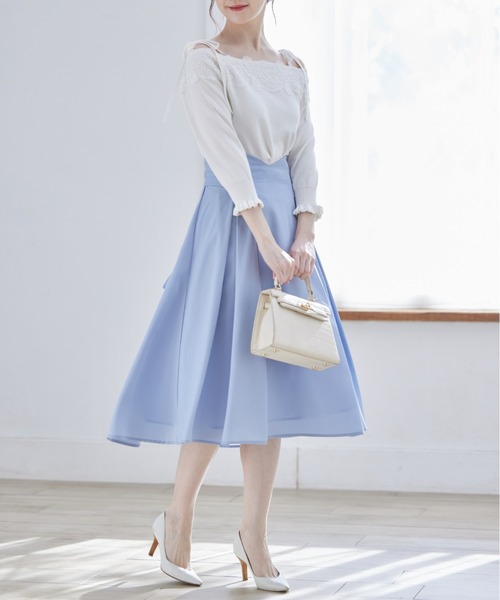 tocco closet(トッコ クローゼット)の「肩りぼん付きレース装飾オフショルニットプルオーバー(ニット/セーター・レディース・オフホワイト/ネイビー/サックスブルー・M)」の8枚目の写真