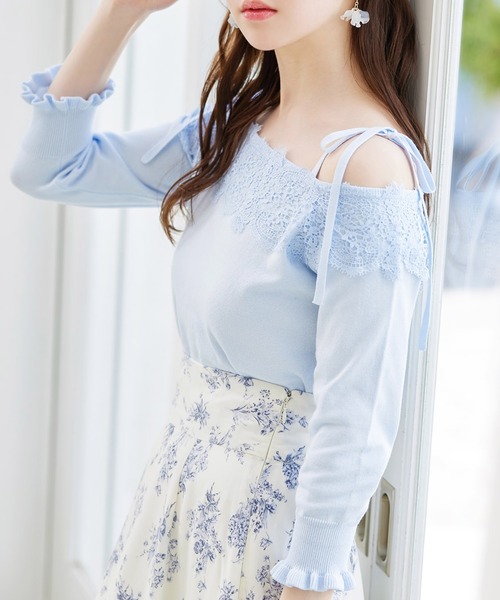 tocco closet(トッコ クローゼット)の「肩りぼん付きレース装飾オフショルニットプルオーバー(ニット/セーター・レディース・オフホワイト/ネイビー/サックスブルー・M)」の14枚目の写真