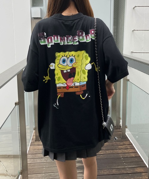 GLAMOROUS JANE(グラマラスジェーン)の「スポンジボブプリントオーバーサイズTシャツ(Tシャツ/カットソー・レディース・オフホワイト/チャコールグレー/ブラック・FREE)」の3枚目の写真