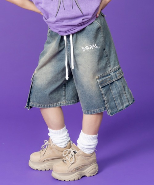GALFY（ガルフィー）の「ストリートファッション GALFY ガルフィー ダーティーカーゴショーツ カーゴパンツ ハーフパンツ デニムハーフパンツ デニムパンツ ワイドデニム 半パン 半ズボン オーバーサイズ ストリートブランド（デニムパンツ・メンズ・ブルー/ブラック/ブラウン・L）」の3枚目の写真