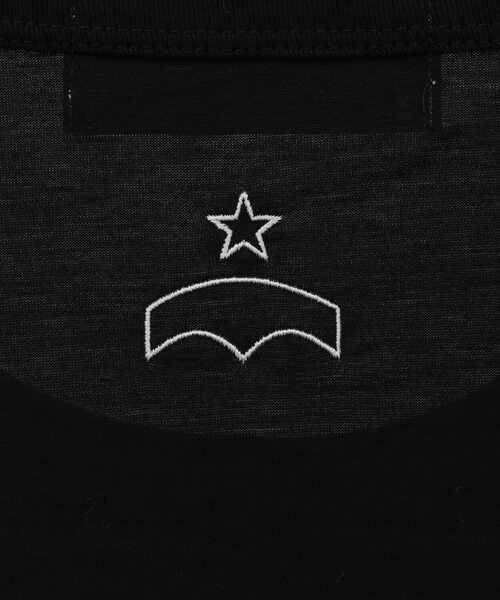 CONVERSE TOKYO(コンバーストウキョウ)の「EMBROIDERY ONEPOINT TEE(Tシャツ/カットソー・レディース・ブラック/ホワイト/キャメル・FREE)」の6枚目の写真