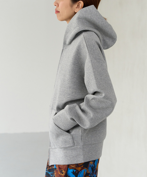 IENA（イエナ）の「ダンボールニットジップアップフーディ（パーカー・レディース・ライトグレー/ホワイト・FREE）」の6枚目の写真