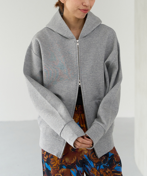 IENA（イエナ）の「ダンボールニットジップアップフーディ（パーカー・レディース・ライトグレー/ホワイト・FREE）」の9枚目の写真