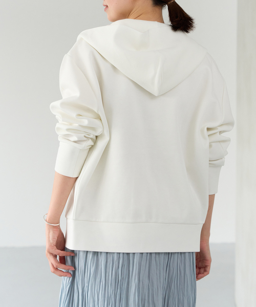 IENA（イエナ）の「ダンボールニットジップアップフーディ（パーカー・レディース・ライトグレー/ホワイト・FREE）」の16枚目の写真