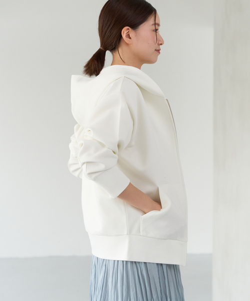 IENA（イエナ）の「ダンボールニットジップアップフーディ（パーカー・レディース・ライトグレー/ホワイト・FREE）」の17枚目の写真