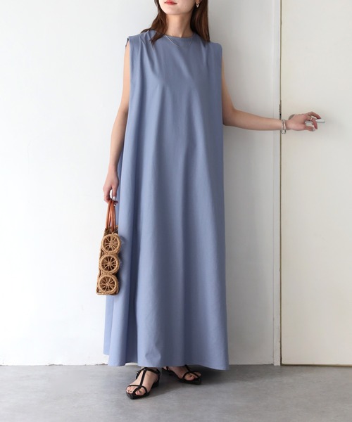 Riberry(リベリー)の「綿麻ショルダータックノースリーブワンピース(ワンピース・レディース・ネイビー/キナリ/ブルー/グレイッシュベージュ・MEDIUM)」の14枚目の写真