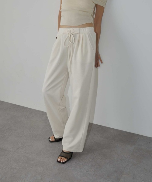 DRWCYS（ドロシーズ）の「レースアップスウェットパンツ（スウェットパンツ・レディース・オフホワイト/グレー・FREE）」の2枚目の写真