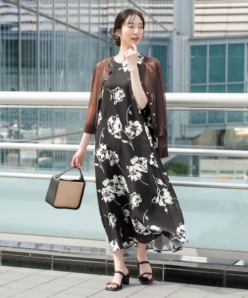 Andemiu（アンデミュウ）の「2トーンフラワーノースリーブ