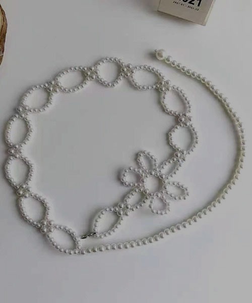 VIBGYOR Women（ヴィブジョー　ウィメン）の「【resonance】フラワーモチーフ シンプル パールベルト【マルチウェイ】（ベルト・レディース・ホワイト系・FREE）」の9枚目の写真