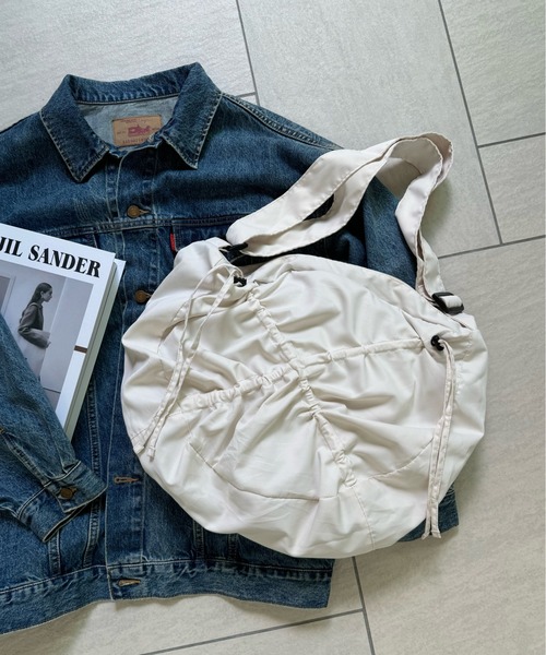 y/m by misato（イムバイミサト）の「クロスシャーリングドロストBAG（ショルダーバッグ・レディース・ブラック/アイボリー・FREE）」の6枚目の写真