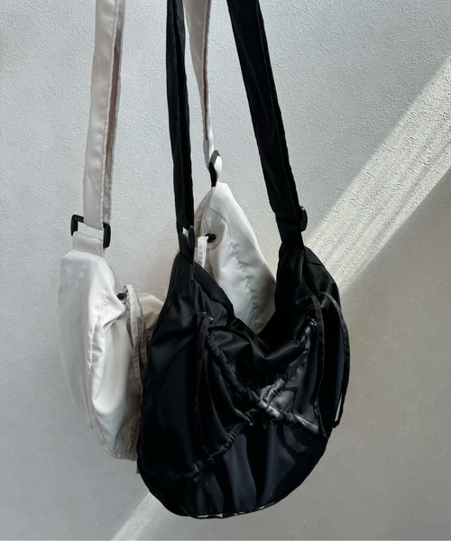 y/m by misato（イムバイミサト）の「クロスシャーリングドロストBAG（ショルダーバッグ・レディース・ブラック/アイボリー・FREE）」の15枚目の写真