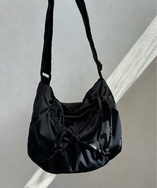 y/m by misato（イムバイミサト）の「クロスシャーリングドロストBAG（ショルダーバッグ・レディース・ブラック/アイボリー・FREE）」の19枚目の写真