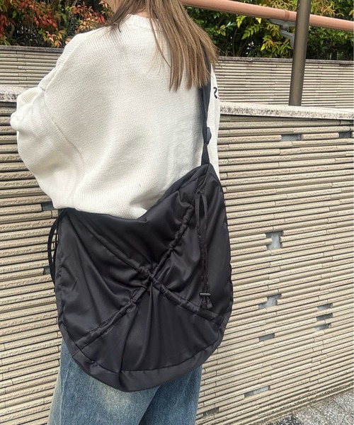 y/m by misato（イムバイミサト）の「クロスシャーリングドロストBAG（ショルダーバッグ・レディース・ブラック/アイボリー・FREE）」の13枚目の写真