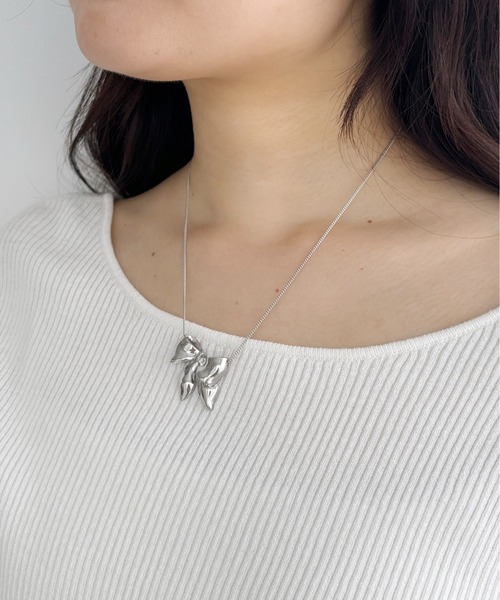 Heather（ヘザー）の「ビッグリボンネックレス　140211（ネックレス・レディース・ゴールド/シルバー・ONE SIZE）」の2枚目の写真