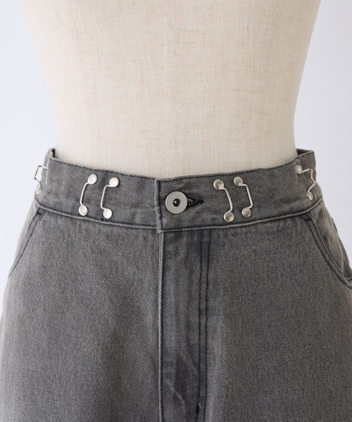 one after another NICE CLAUP（ワンアフターアナザーナイスクラップ）の「【ウェストのサイズ調整ができる】アソートワイドデニムパンツ（デニムパンツ・レディース・ブラック/ブラウン系その他/ライトブルー/ブルー・SMALL/MEDIUM）」の12枚目の写真