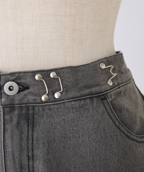 one after another NICE CLAUP（ワンアフターアナザーナイスクラップ）の「【ウェストのサイズ調整ができる】アソートワイドデニムパンツ（デニムパンツ・レディース・ブラック/ブラウン系その他/ライトブルー/ブルー・SMALL/MEDIUM）」の14枚目の写真