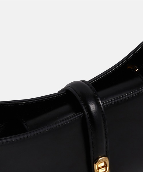 METROCITY（メトロシティ）の「【メトロシティ】牛革 ショルダーバッグ ラウンド シンプル（ショルダーバッグ・レディース・ブラック/ホワイト・FREE）」の5枚目の写真