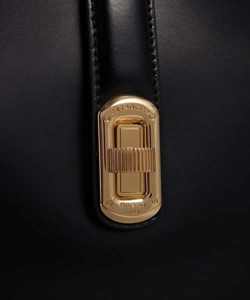 METROCITY（メトロシティ）の「【メトロシティ】牛革 ショルダーバッグ ラウンド シンプル（ショルダーバッグ・レディース・ブラック/ホワイト・FREE）」の7枚目の写真