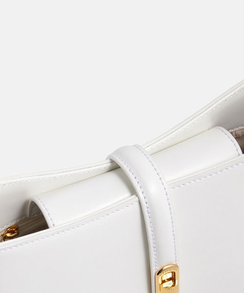 METROCITY（メトロシティ）の「【メトロシティ】牛革 ショルダーバッグ ラウンド シンプル（ショルダーバッグ・レディース・ブラック/ホワイト・FREE）」の10枚目の写真