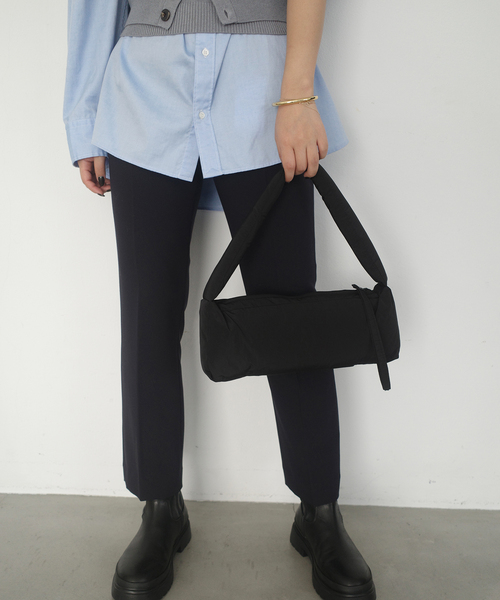 SLOBE IENA（スローブイエナ）の「kokyo/コキョウ puff bag RO001-00143（ハンドバッグ・レディース・ブラック/スカイブルー・FREE）」の5枚目の写真