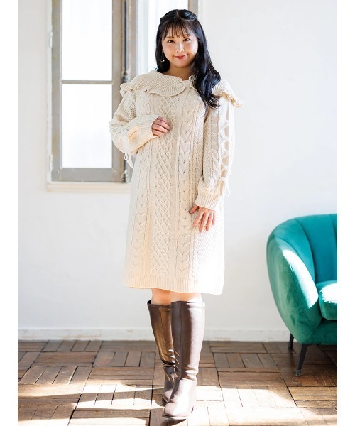 Re-J&SUPURE(リジェイアンドスプル)の「【大きいサイズ】オフショル風リボンニットワンピース(ワンピース・レディース・ホワイト/サックスブルー・X-LARGE/XX-LARGE/XXX-LARGE)」の2枚目の写真