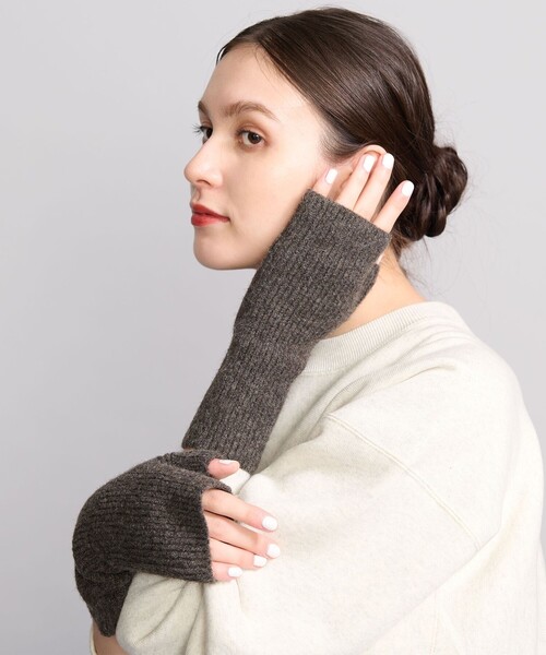 BEAUTY&YOUTH UNITED ARROWS(ビューティーアンドユースユナイテッドアローズ)の「ソフト フィンガーレス グローブ(手袋・レディース・オフホワイト/ダークグレー/ダークブラウン/レッド・FREE)」の12枚目の写真