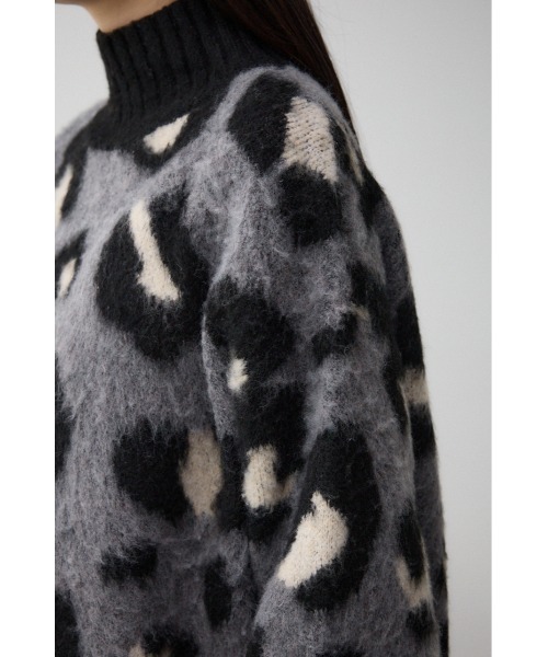 AZUL by moussy(アズールバイマウジー)の「レオパートジャガードニットトップス(ニット/セーター・レディース・ベージュ系その他/グレー系その他・FREE)」の3枚目の写真