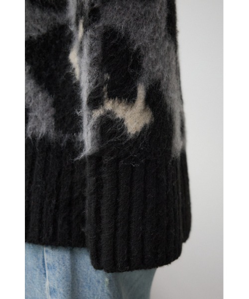 AZUL by moussy(アズールバイマウジー)の「レオパートジャガードニットトップス(ニット/セーター・レディース・ベージュ系その他/グレー系その他・FREE)」の5枚目の写真