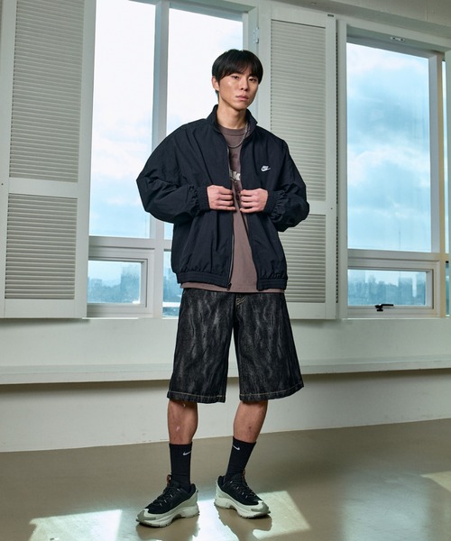 NIKE（ナイキ）の「《セットアップ対応商品》ナイキ クラブ メンズ オーバーサイズド ウーブン トラックジャケット / Nike Club Men's Oversized Woven Track Jacket＜S-2XL 展開＞（ナイロンジャケット・メンズ・ロイヤルブルー/スモークグレー/ブラック・2XL/XL/S/M/L）」の21枚目の写真