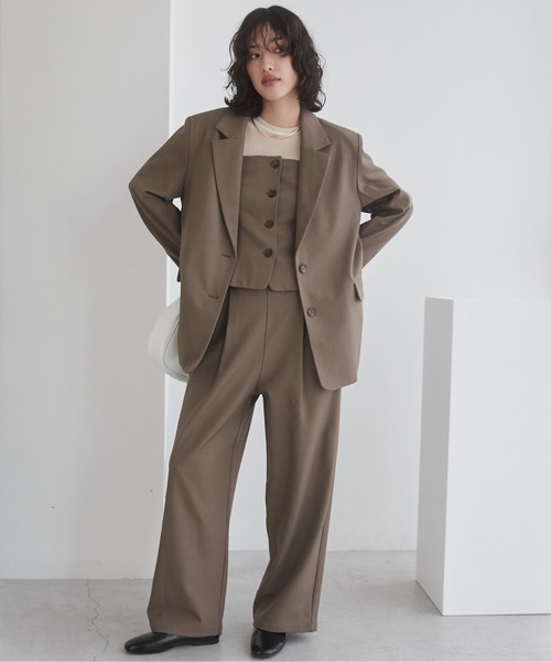 ANGIE（アンジー）の「【オケージョン対応 / セレモニー対応 / セットアップ対応】タックワイドパンツ（スラックス・レディース・ブラック/モカ/グレー/ナチュラル/ブラウン/ダークグレー・FREE）」の14枚目の写真