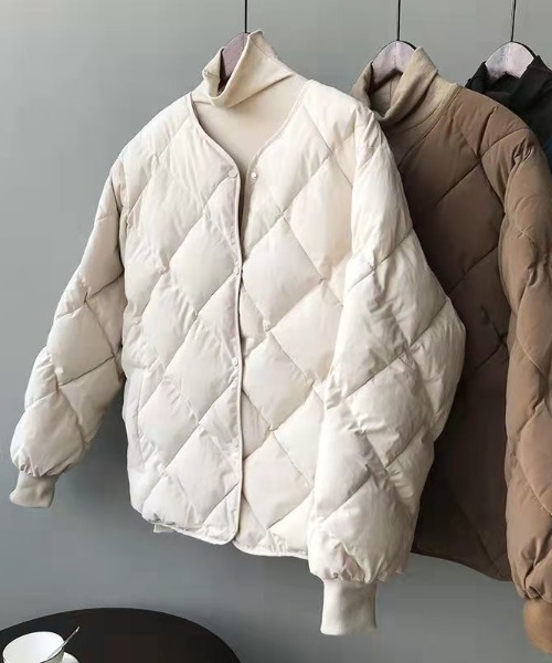 Per sist ence（パーシエンス）の「キルティングノーカラーコート（ダウンジャケット/コート・レディース・ベージュ/ブラック/ホワイト・X-LARGE/LARGE/MEDIUM/SMALL）」の22枚目の写真