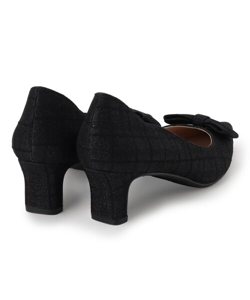 couture brooch（クチュールブローチ）の「サイドカットリボンパンプス（パンプス・レディース・ナチュラル/ブラック・30/35/45）」の6枚目の写真