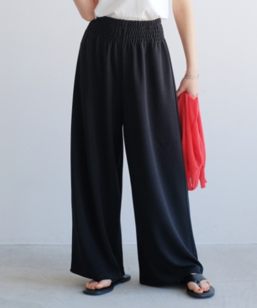 aquagarage（アクアガレージ）の「エンボス加工リラックスパンツ（その他パンツ・レディース・ブラック/カーキ/グレー/ベージュ/グリーン・S/L/LL/P/M）」の2枚目の写真