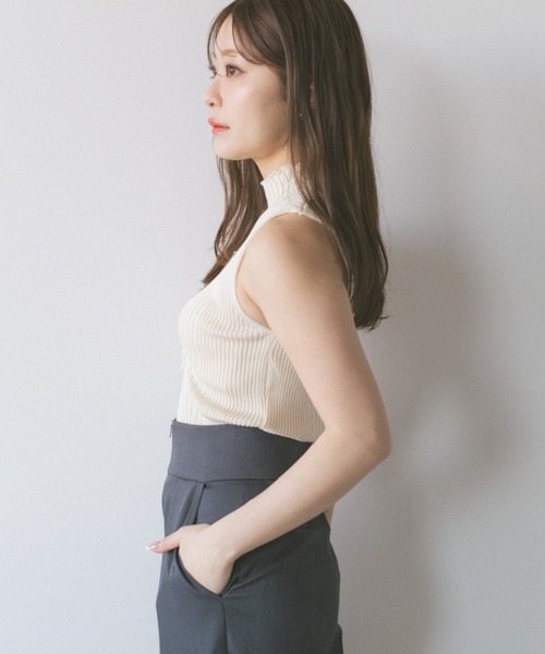 ECREL（エクレール）の「ハイネックノースリーブリブニット（ニット/セーター・レディース・ブラック/アイボリー・FREE）」の8枚目の写真