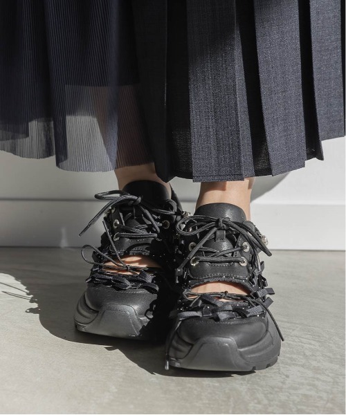 RANDA（ランダ）の「2WAY ミニリボンシアースニーカー（スニーカー・レディース・ブラック/ホワイト/グレー・M/S/LL/L）」の4枚目の写真