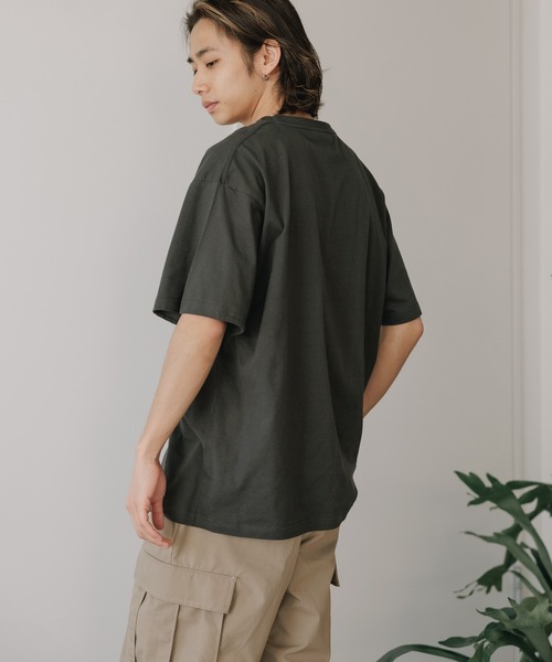 United Athle（ユナイテッドアスレ）の「【United Athle】ミディアムウエイト 4.7オンス レギュラーフィット 半袖 Tシャツ メンズ オーバーサイズ シンプル カラバリ豊富 2026年春夏（Tシャツ/カットソー・メンズ・ホワイト/サンドベージュ/ライトブルー/ブラック/スミクロ/アッシュ/イエロー/ネイビー/スモーキーグリーン系・S/XL/L/M/XS）」の3枚目の写真