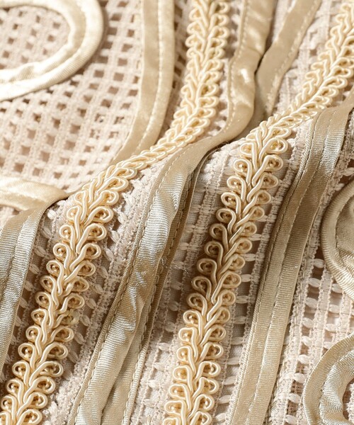 Ray BEAMS（レイビームス）の「RBS / テープ 刺繍 ジレ（ベスト・レディース・ベージュ/ブラック・ONE SIZE）」の19枚目の写真