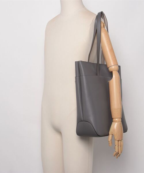 Legato Largo（レガートラルゴ）の「【Legato Largo】レガートラルゴ PC 収納付トートバッグ かるいかばん LG-P0120（トートバッグ・レディース・アイボリー/ブラック/キャメル/グレイッシュブルー/オリーブ・FREE）」の9枚目の写真