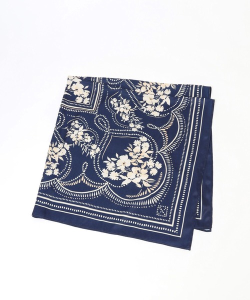 Andemiu（アンデミュウ）の「フラワーガラスカーフ322612（バンダナ/スカーフ・レディース・ライトブルー/アイボリー/ネイビー・FREE）」の6枚目の写真