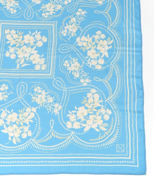 Andemiu（アンデミュウ）の「フラワーガラスカーフ322612（バンダナ/スカーフ・レディース・ライトブルー/アイボリー/ネイビー・FREE）」の9枚目の写真