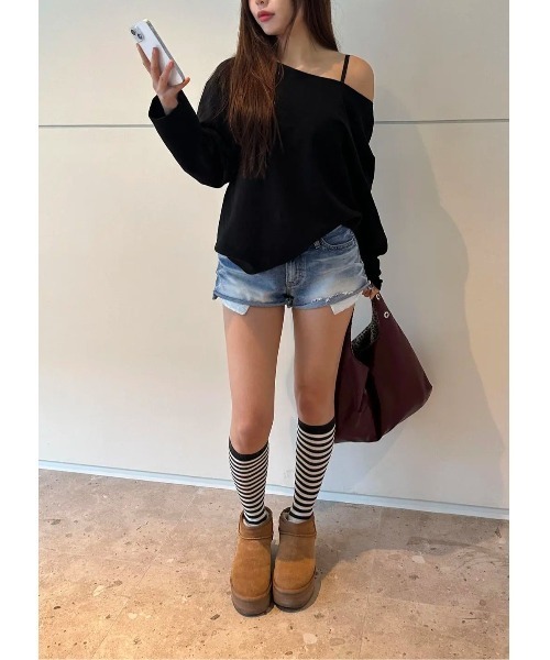 BLACKUP（ブラックアップ）の「[B-BASIC] エアスウェットオフショルダー長袖Tシャツ（Tシャツ/カットソー・レディース・ブラック/アイボリー/グレー・FREE）」の21枚目の写真