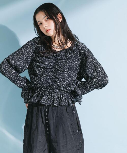 KBF（ケイビーエフ）の「フラワープリントビスチェブラウス（シャツ/ブラウス・レディース・ブラック/アイボリー・ONE）」の22枚目の写真