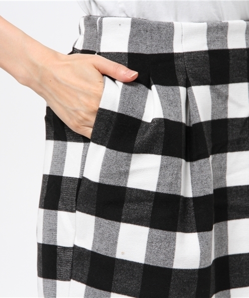 RAY CASSIN（レイカズン）の「ブロックチェックタイトスカート（non･no12月号掲載）（スカート・レディース・ブラック/グリーン/オフホワイト・FREE）」の9枚目の写真